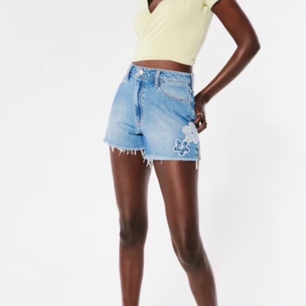 Ultra High-Rise Dark Wash Floral Patch Vintage Relaxed Denim Mom Short